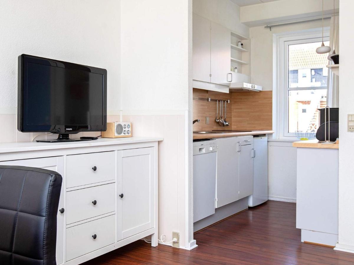 6 Person Holiday Home On A Holiday Park In Borre Екстериор снимка